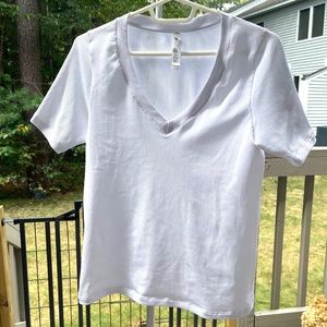 Athleta v-neck ribbed shirt